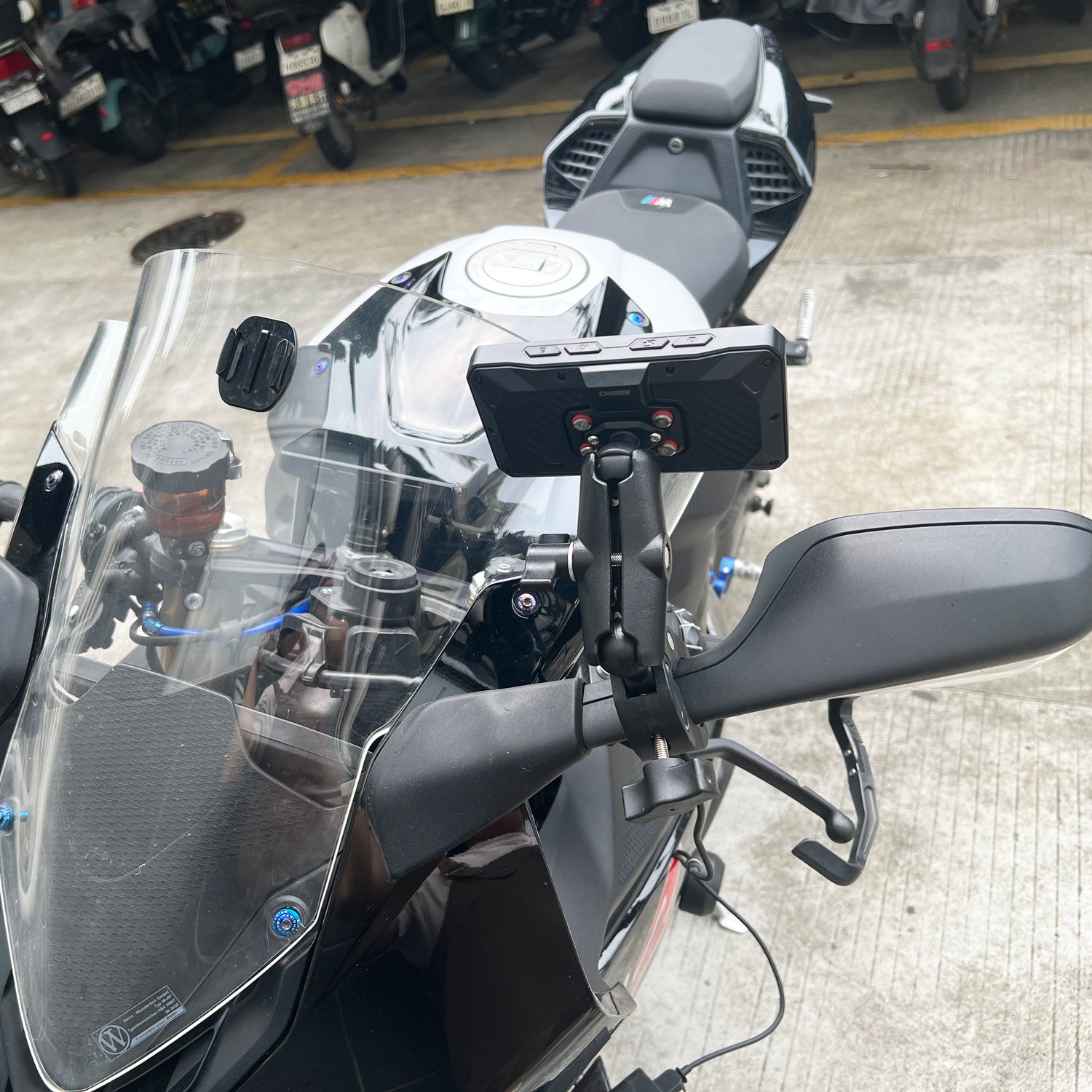 スーパークランプ式 レーシングバイクのミラーに取付用マウント