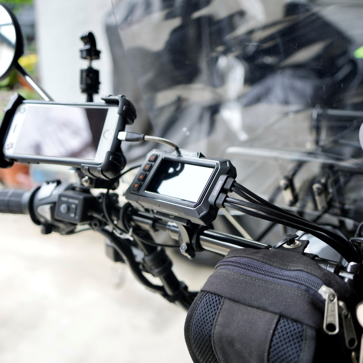 高機能バイク用ドラレコ。取り付け簡単！